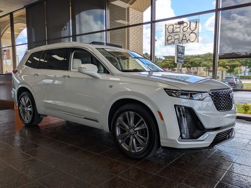Certified 2023 Cadillac XT6 Premium Luxury w/ Technology Package AWD/4WD image 7