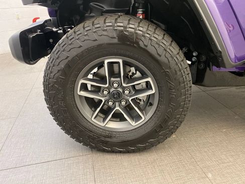 Certified 2026 Jeep Gladiator Mojave AWD/4WD image 9