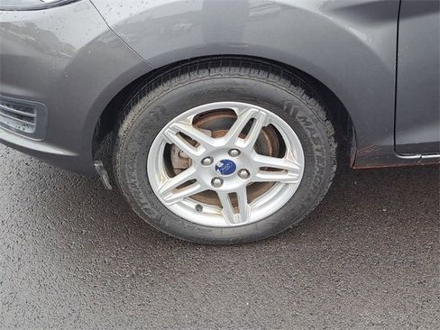 Used 2017 Ford Fiesta SE image 9