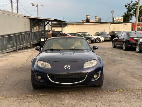 Used 2010 MAZDA MX-5 Miata Grand Touring w/ Premium Pkg RWD image 13