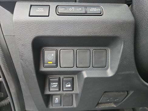 Used 2022 Nissan Frontier SV w/ Technology Package image 15