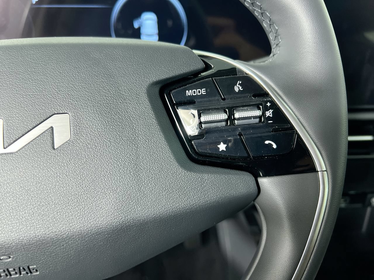 New 2026 Kia Niro Wind FWD image 17