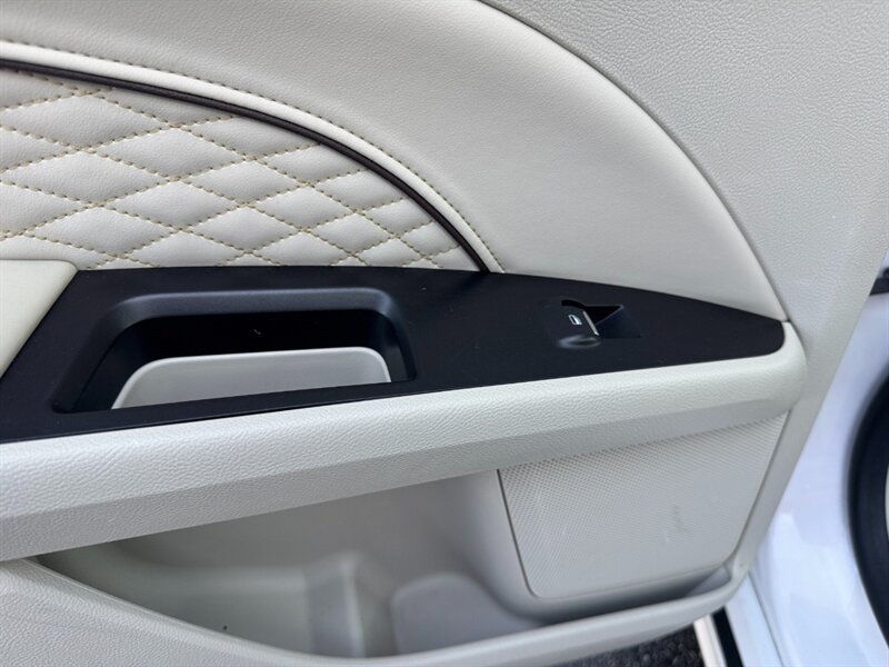 Used 2018 Ford Fusion Platinum FWD image 24
