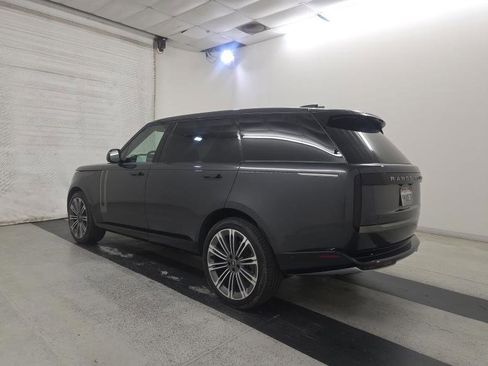 Used 2024 Land Rover Range Rover Long Wheelbase SE AWD/4WD image 4