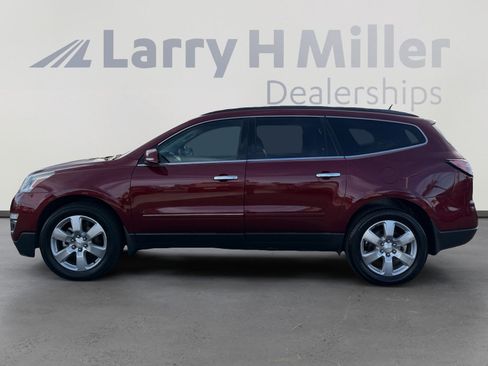 Used 2017 Chevrolet Traverse Premier image 2