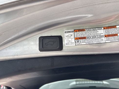 Used 2016 Toyota RAV4 SE image 25