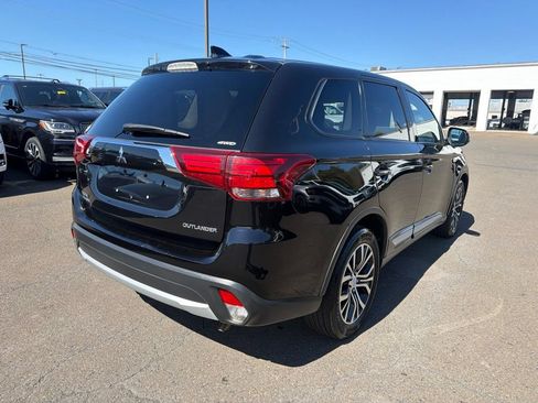 Used 2018 Mitsubishi Outlander ES AWD/4WD image 6