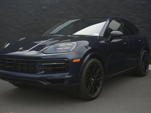 Certified 2025 Porsche Cayenne Coupe image 43
