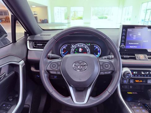 Used 2022 Toyota RAV4 XSE image 17
