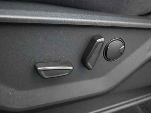 New 2025 Ford Expedition Active image 14