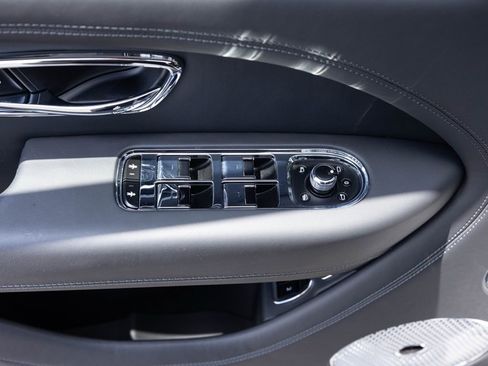 Certified 2024 Bentley Bentayga Extended Wheelbase image 15