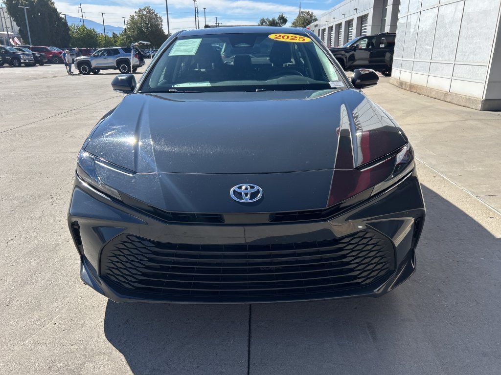 Certified 2025 Toyota Camry LE FWD image 8
