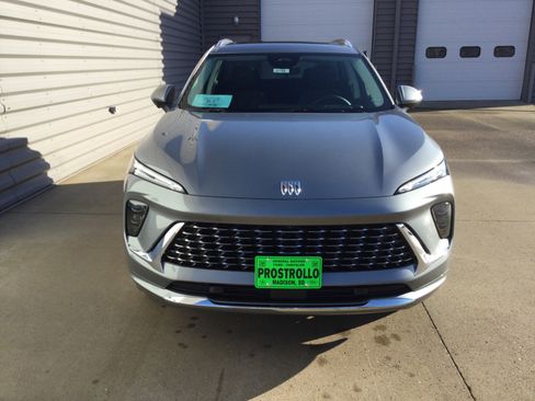 New 2026 Buick Envision Avenir image 3