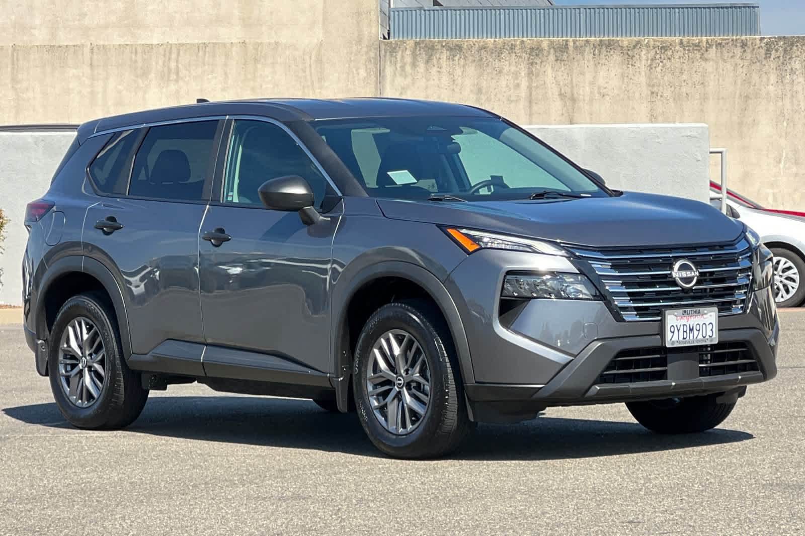 Used 2026 Nissan Rogue S FWD image 5