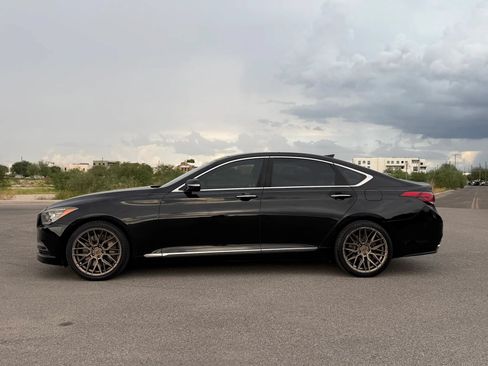 Used 2015 Hyundai Genesis 5.0 RWD image 5