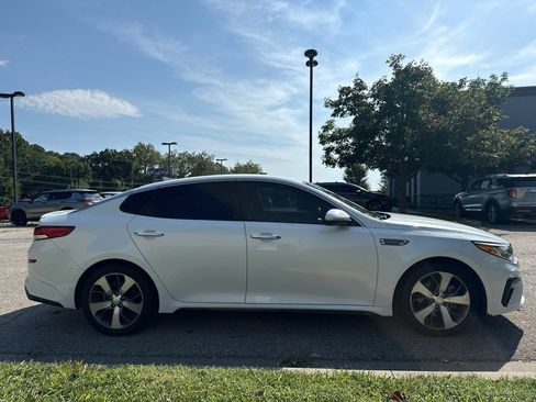 Used 2019 Kia Optima S FWD image 4