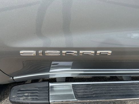 Used 2024 GMC Sierra 1500 SLT w/ SLT Premium Plus Package image 10