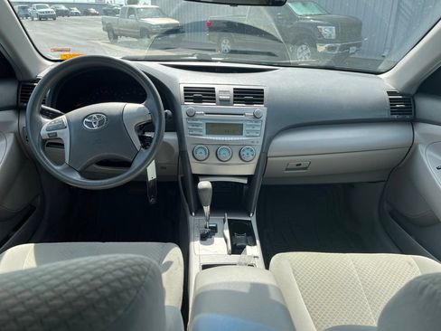 Used 2009 Toyota Camry XLE FWD image 24