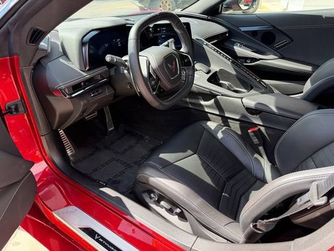 Used 2025 Chevrolet Corvette Stingray Preferred Conv w/ Z51 Performance Package RWD image 10
