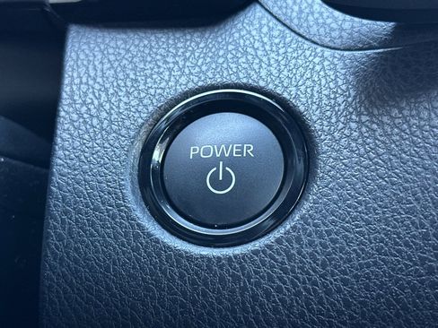 Used 2025 Toyota Camry Hybrid image 21