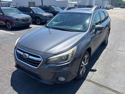 Used 2018 Subaru Outback 2.5i Limited AWD/4WD image 6