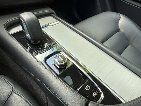 Used 2023 Volvo XC90 B5 Core w/ Protection Package Premier image 31