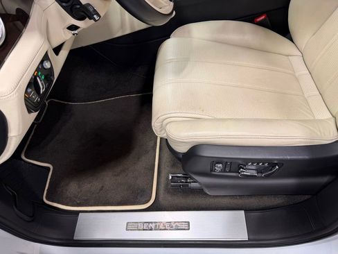 Used 2018 Bentley Bentayga Mulliner AWD/4WD image 5