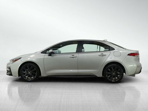 Used 2025 Toyota Corolla SE image 2