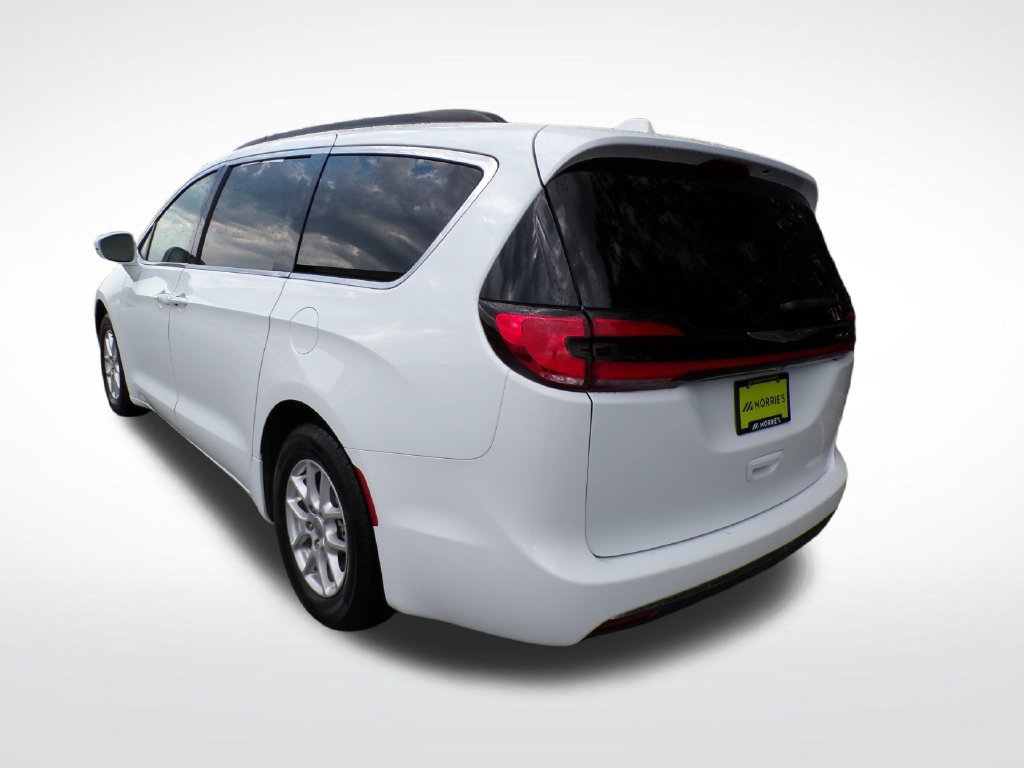 Used 2022 Chrysler Pacifica Touring-L FWD image 4