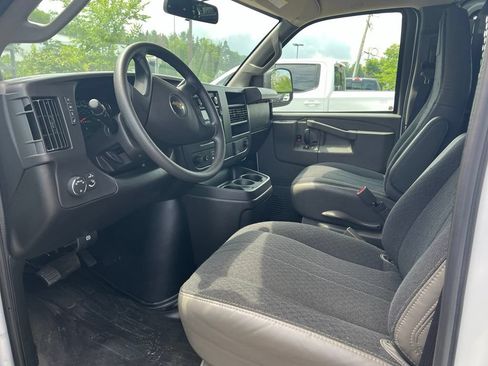 Used 2025 Chevrolet Express 2500 w/ Driver Convenience Package RWD image 2