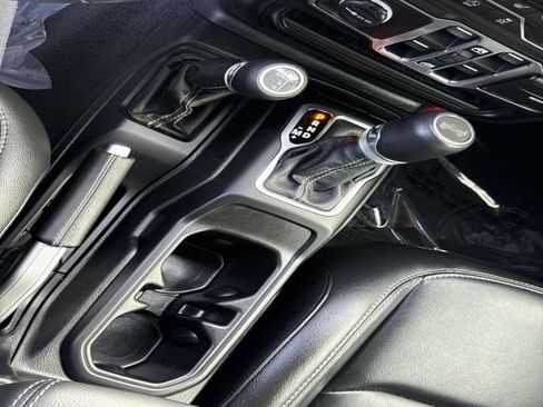 Used 2021 Jeep Wrangler Unlimited Sahara image 26