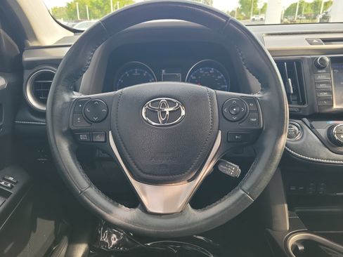 Used 2018 Toyota RAV4 XLE AWD/4WD image 18