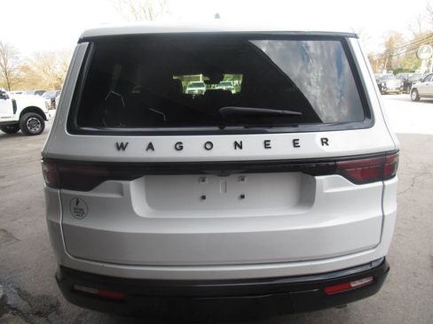 Used 2024 Jeep Wagoneer Series II AWD/4WD image 13