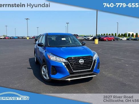 Used 2023 Nissan Kicks S FWD image 1