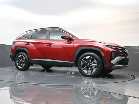 Certified 2025 Hyundai Tucson SEL AWD/4WD image 14