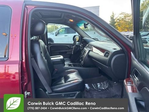 Used 2011 GMC Yukon XL SLT AWD/4WD image 40