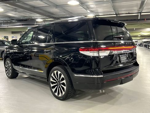 Certified 2023 Lincoln Navigator Reserve AWD/4WD image 4