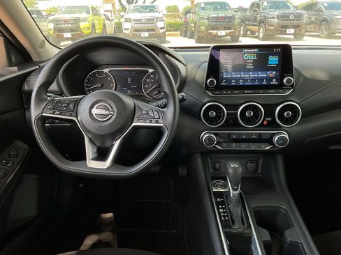 Used 2025 Nissan Sentra SV FWD image 11