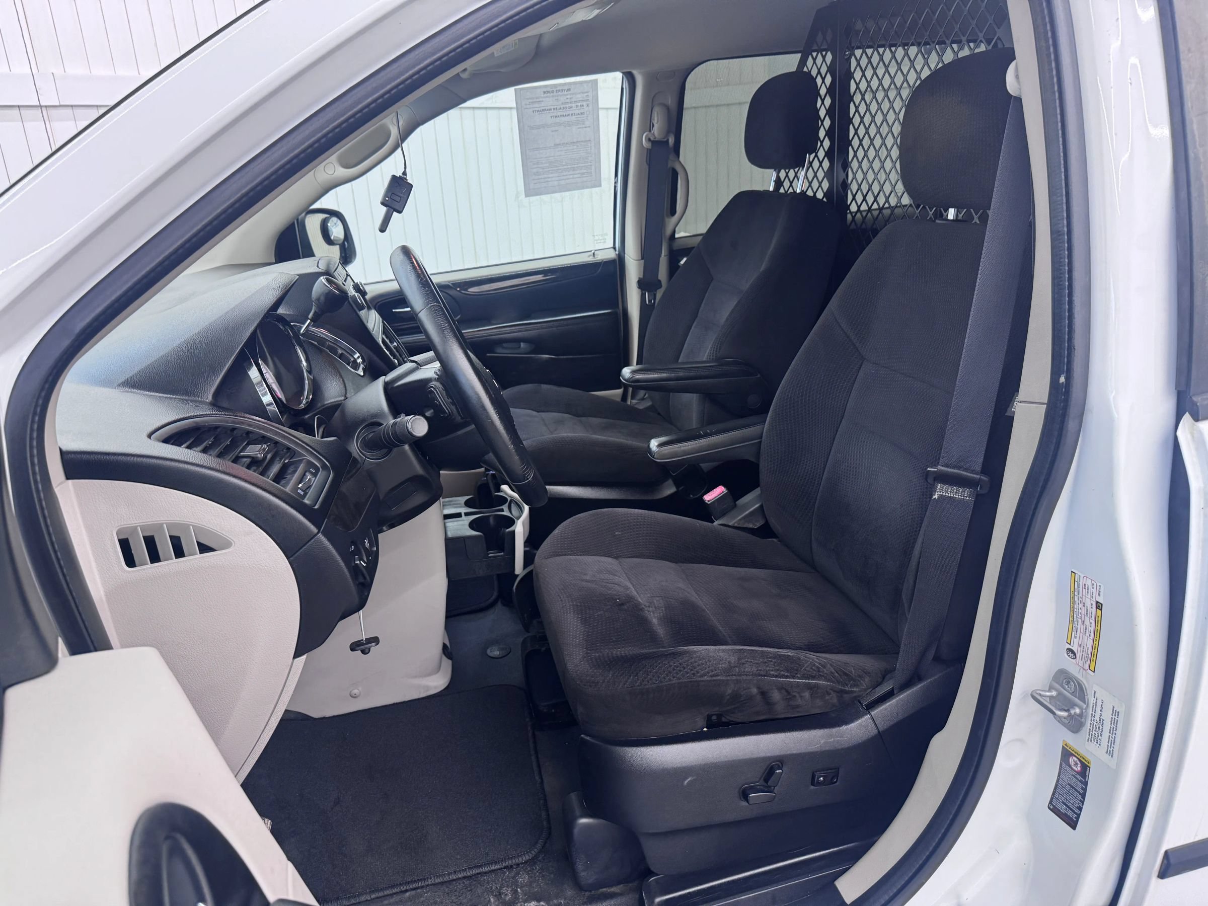 Used 2014 RAM C/V Tradesman w/ UConnect Hands-Free Group FWD image 9
