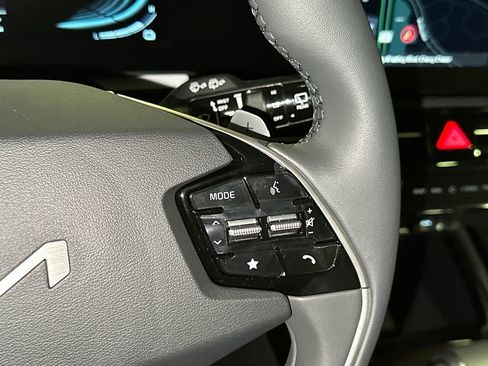 New 2026 Kia Niro SX Touring FWD image 25