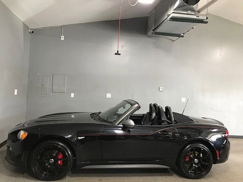 Used 2017 FIAT 124 Spider Abarth image 11