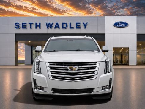 Used 2017 Cadillac Escalade Platinum AWD/4WD image 2