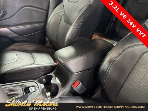 Used 2022 Jeep Cherokee Limited image 23