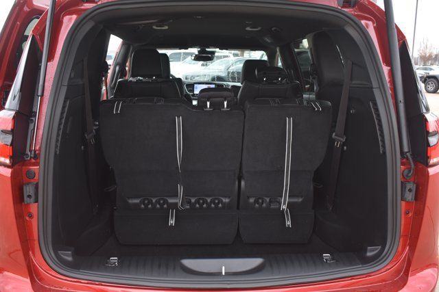 New 2026 Chrysler Pacifica Select FWD image 18