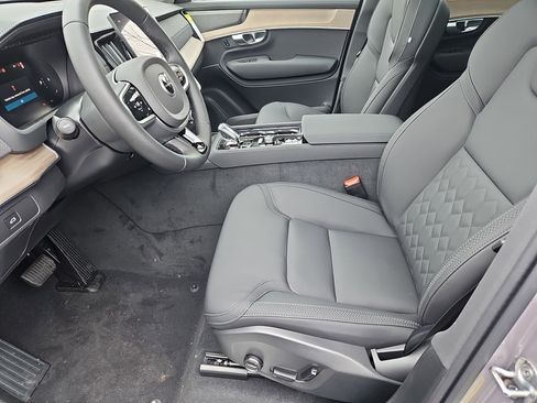 New 2026 Volvo XC90 B6 Plus w/ Protection Package Premier image 20