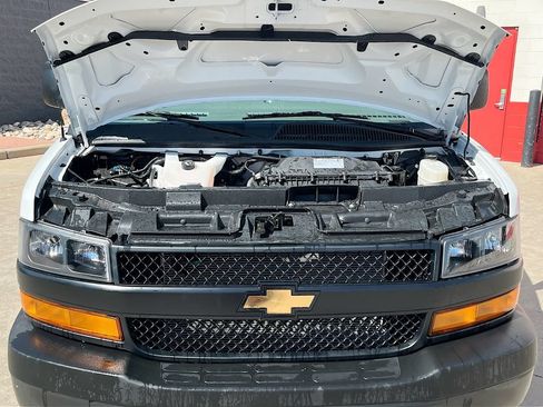 Used 2025 Chevrolet Express 2500 w/ Driver Convenience Package RWD image 23