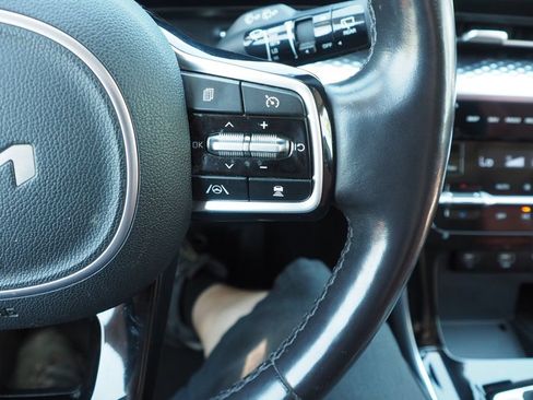 Used 2024 Kia Carnival SX Prestige FWD image 31