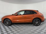 Used 2025 Porsche Macan image 2
