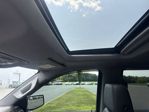 Used 2019 GMC Sierra 1500 SLT w/ SLT Premium Plus Package AWD/4WD image 19