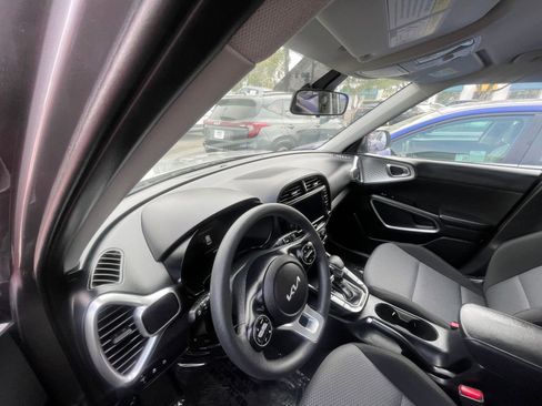 Used 2025 Kia Soul LX w/ LX Technology Package image 34